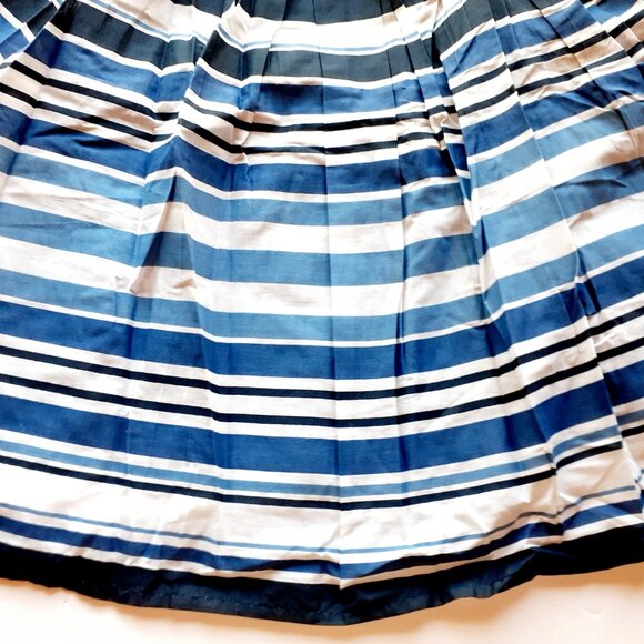 St. John's Bay Womens Skirt Navy Blue Midi Stripe A-line Size 6 New - Picture 9 of 9
